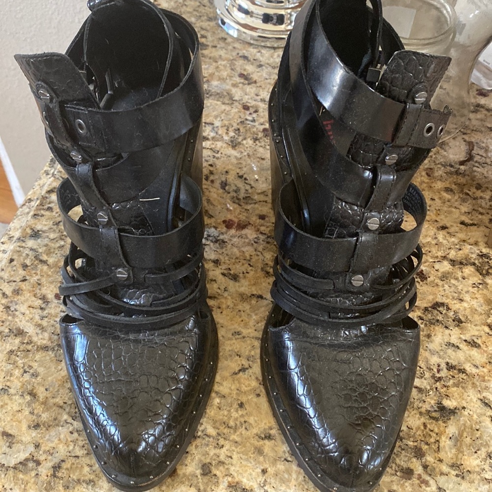 Luxury Rebel gladiator heel sz9